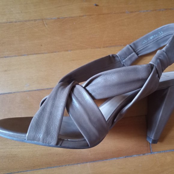 Leather Heeled Sandals, Taupe color, Size 7.5 - Picture 6 of 11